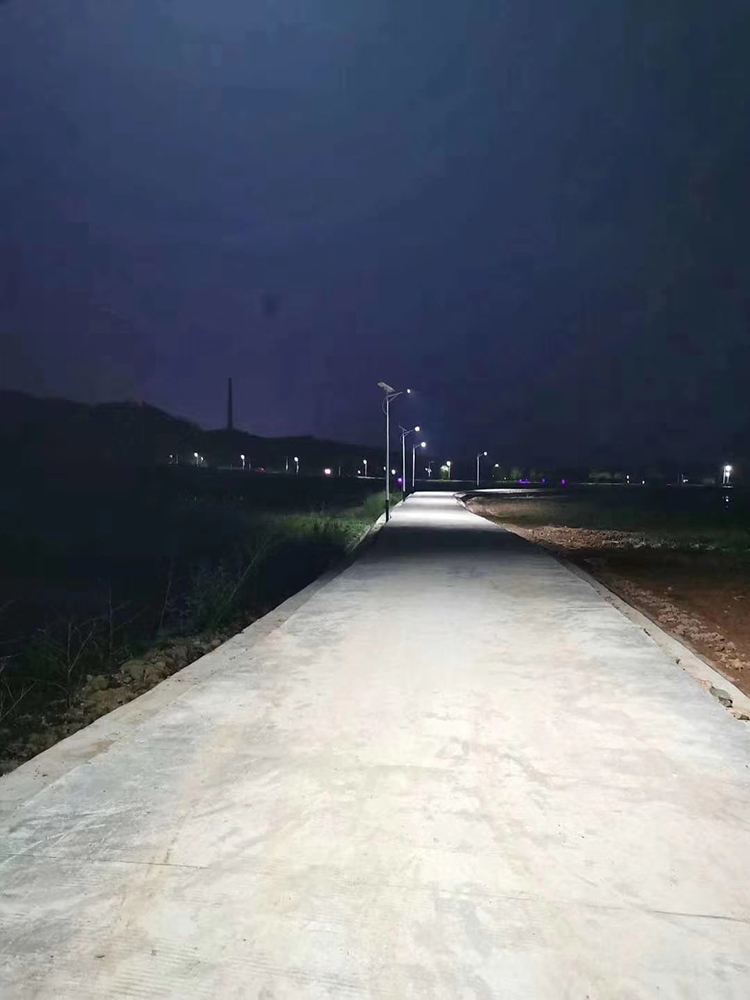 福建太陽(yáng)能路燈_南德太陽(yáng)能路燈_新農(nóng)村太陽(yáng)能路燈專(zhuān)業(yè)廠家