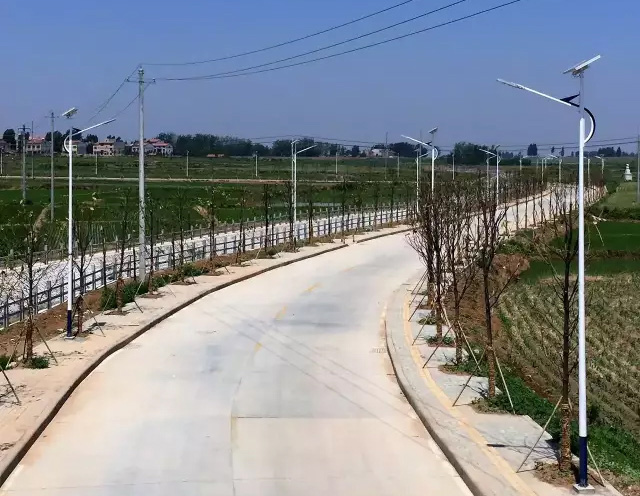 湖北襄陽(yáng)市龍王鎮(zhèn)太陽(yáng)能路燈工程案例